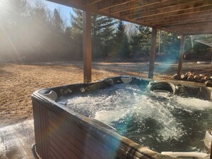 Outdoor spa tub -  Northwoods 3 bed/2 bath Cabin Retreat with NEW HOT TUB & 2 Canoes! (Eagle River)