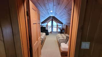 8 bedrooms, in-room safe, desk, iron/ironing board