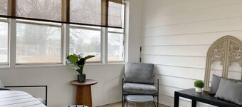 Concord Gem, entire home, pets are welcome!