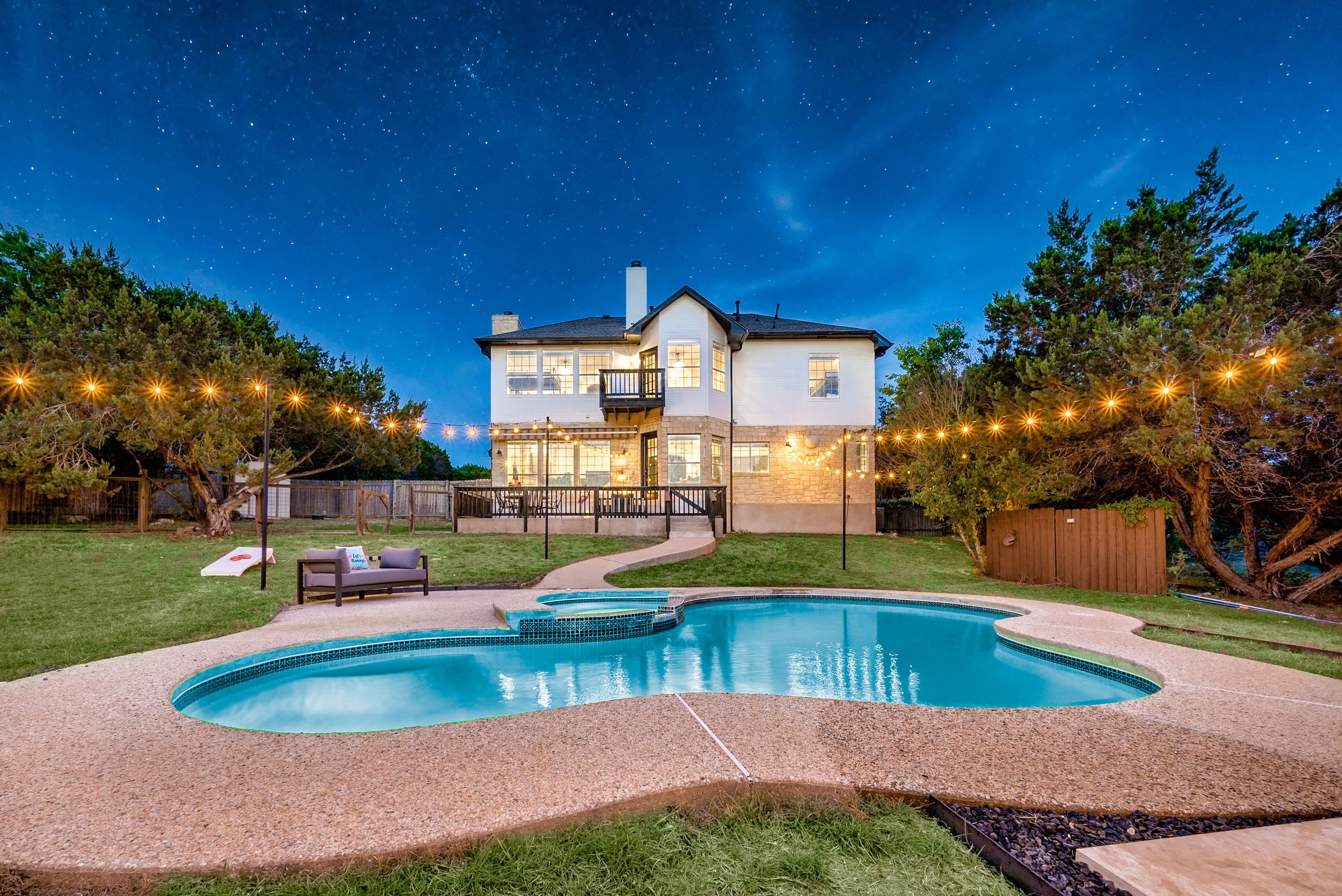 Blue Dreams ATX l Pool Spa Firepit l 12 Min Dtown