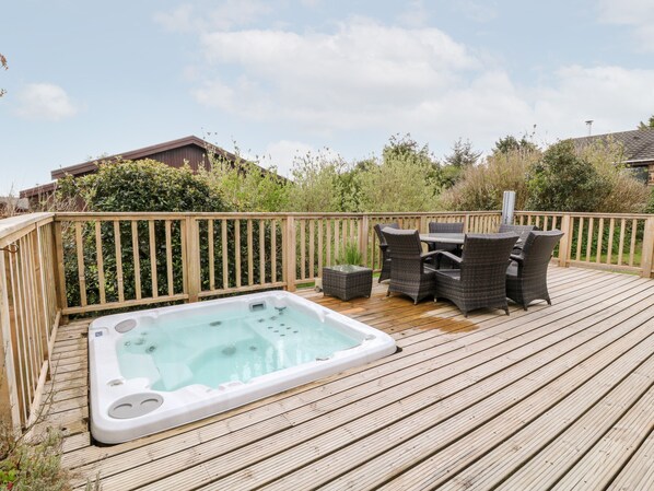 Cottage | Property grounds - Lodge 27 (Bideford)