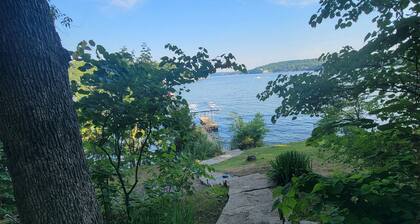 Dog Friendly and Beautiful Main Channel View at the 34.5MM in a "NO WAKE" cove..