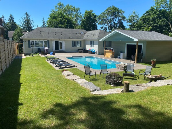 Outdoor pool, a heated pool