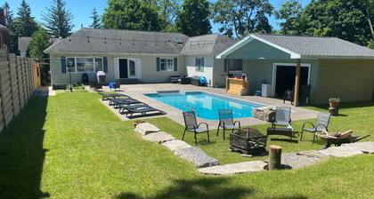 Niagara Falls Retreat: Walk to the Wonders