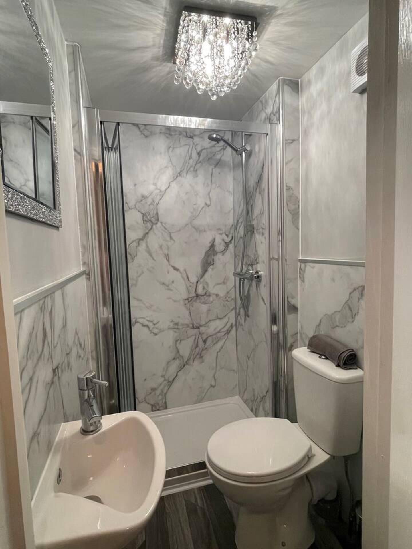 House | Bathroom | Separate bathtub and shower, deep-soaking bathtub, hair dryer, towels