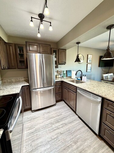 Walk-In Branson Condo - Golf & Water Views - Resort Amenities - Prime Location