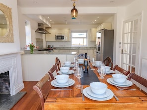 Cottage | Private kitchen | Fridge, dishwasher, electric kettle, toaster