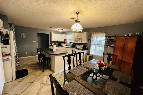 Mini-fridge, microwave, oven, stovetop