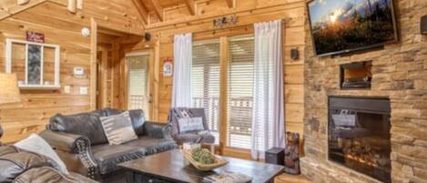 Smart-tv och eldstad