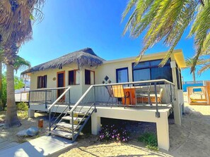 华丽客房, 2 间卧室, 露台, 海洋景观 | 客房内保险箱、遮光窗帘、免费 WiFi、床单