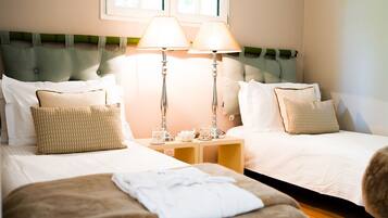 8 室のベッドルーム、アイロン / アイロン台、インターネット、ベッドシーツ