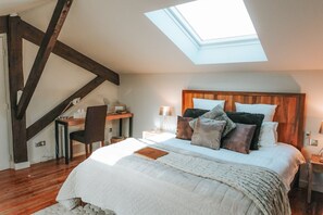 8 chambres, fer et planche à repasser, accès Internet, draps fournis