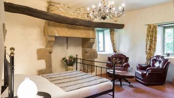 7 chambres, fer et planche à repasser, accès Internet, draps fournis