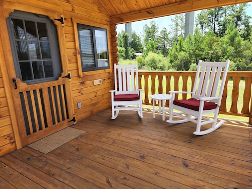 Cozy Cabin 1! Book your Spring and Summer vacations NOW!
