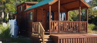 Cozy Cabin! Book your Spring and Summer vacations NOW!