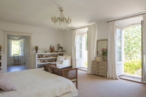 6 Schlafzimmer, Bügeleisen/Bügelbrett, WLAN, Bettwäsche