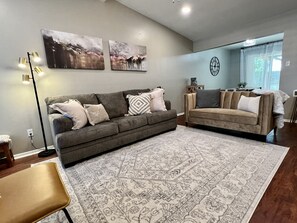 智能电视、电子游戏、电脑显示器