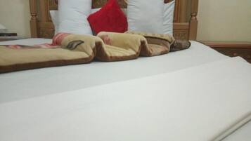 Standard Double Room | Iron/ironing board, free WiFi