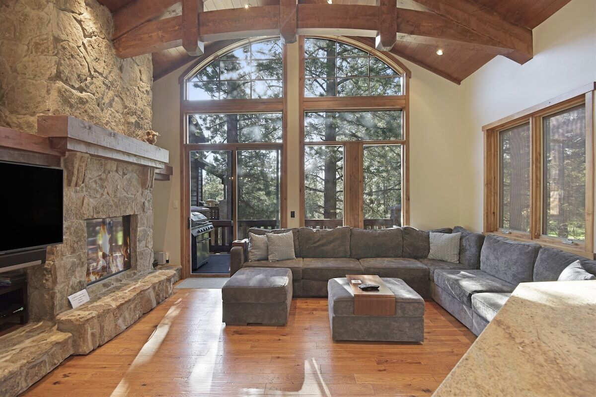 Télévision, cheminée