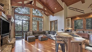 Télévision, cheminée