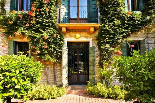 Villa La Quadra Estate