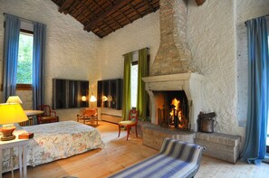 7 عدّة غرف نوم ومكتب ومكواة/لوح كي وواي فاي