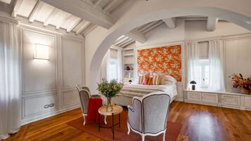 6 Schlafzimmer, BĂŒgeleisen/BĂŒgelbrett, Internetzugang, BettwĂ€sche