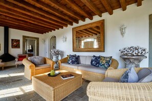 Interior - Villa Il Sensale - Six Bedroom Villa, Sleeps 12 (Barberino Tavarnelle)