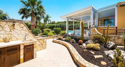 Villa Erice - Three Bedroom Villa, Sleeps 6