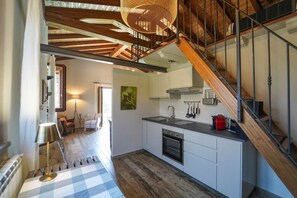 Réfrigérateur, micro-ondes, four, lave-vaisselle