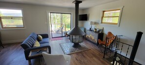 Smart TV, fireplace, stereo - A peaceful mountain retreat with rustic charm 1/2 mile from ski and bike resort (Mesa)