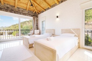 4 habitaciones, tabla de planchar con plancha, internet y ropa de cama 