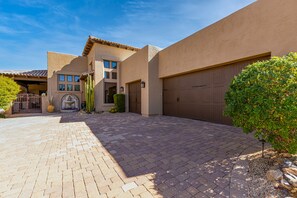 Exterior - Luxury 3 BR Home w 1 BR Casita, Pool, Spa, Outdoor living (Cave Creek)