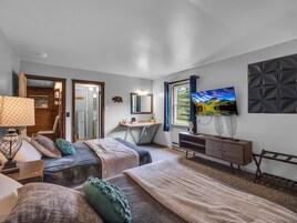 Room 201 | Egyptian cotton sheets, premium bedding, pillowtop beds