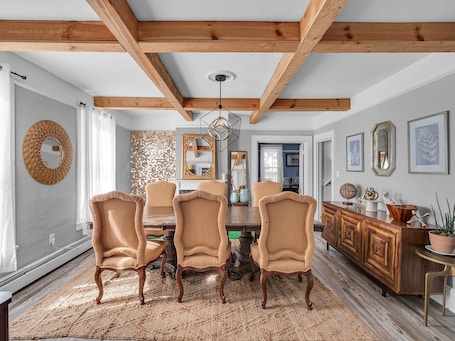 独立别墅 | 埃及棉床单、高档床上用品、加厚床垫、特色装修. 木材线旅馆