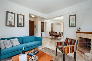 TV, fireplace, DVD player