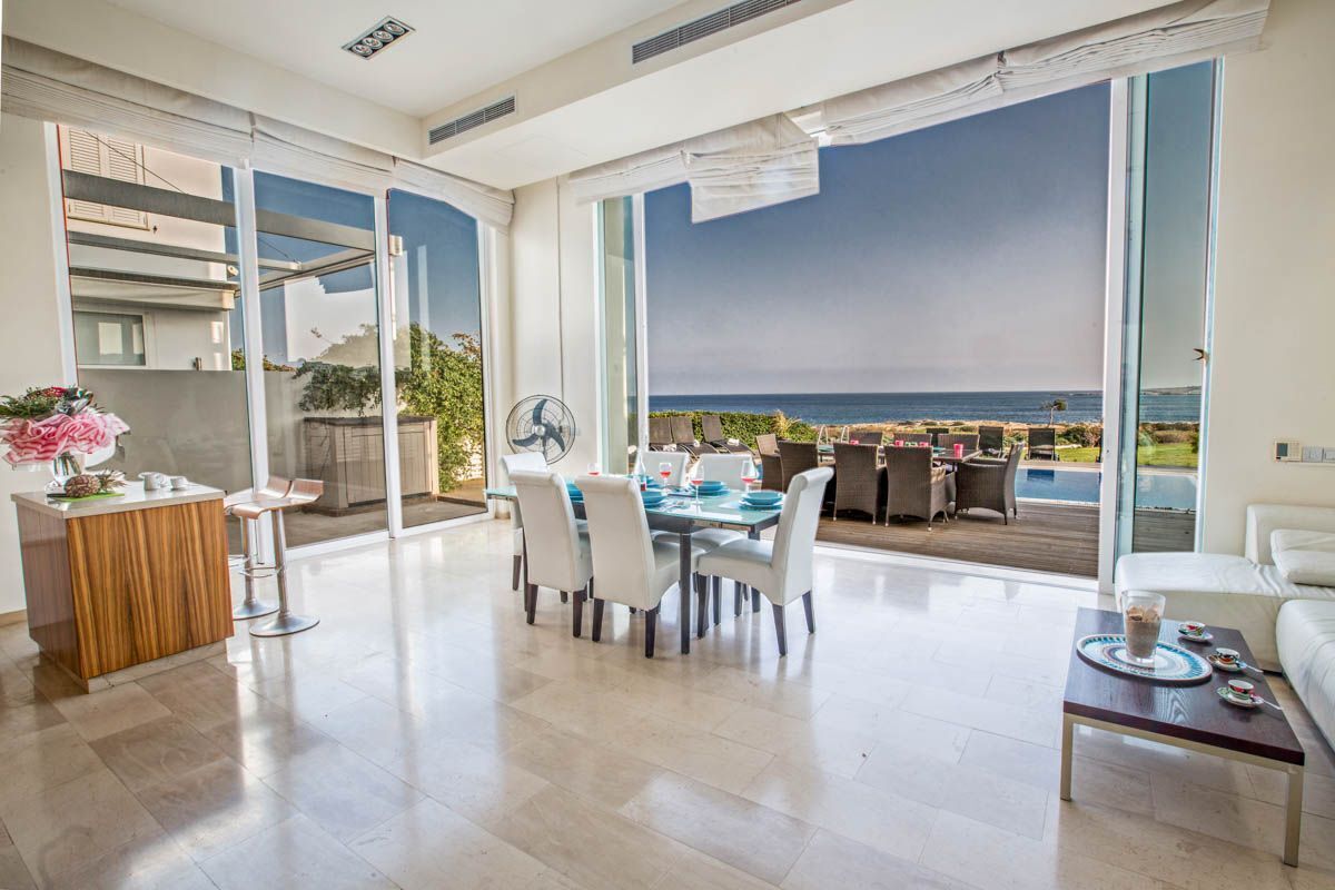 Een televisie en een dvd-speler