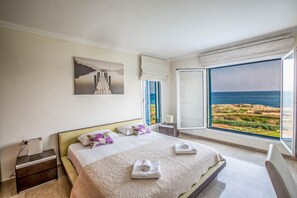 4 chambres, bureau, fer et planche à repasser, Internet gratuit