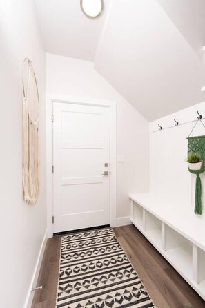 المنشأة من الداخل