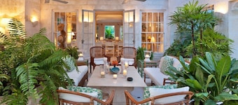 Leamington House - Five Bedroom Villa, Sleeps 10