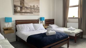 2 bedrooms, iron/ironing board, free WiFi, bed sheets