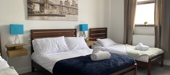 Modern 2 Bedroom Flat in Robert st, Swansea