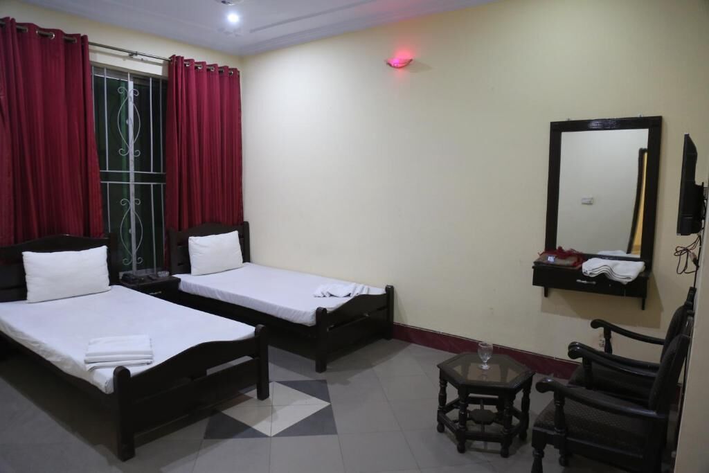 iron/ironing board, free wifi