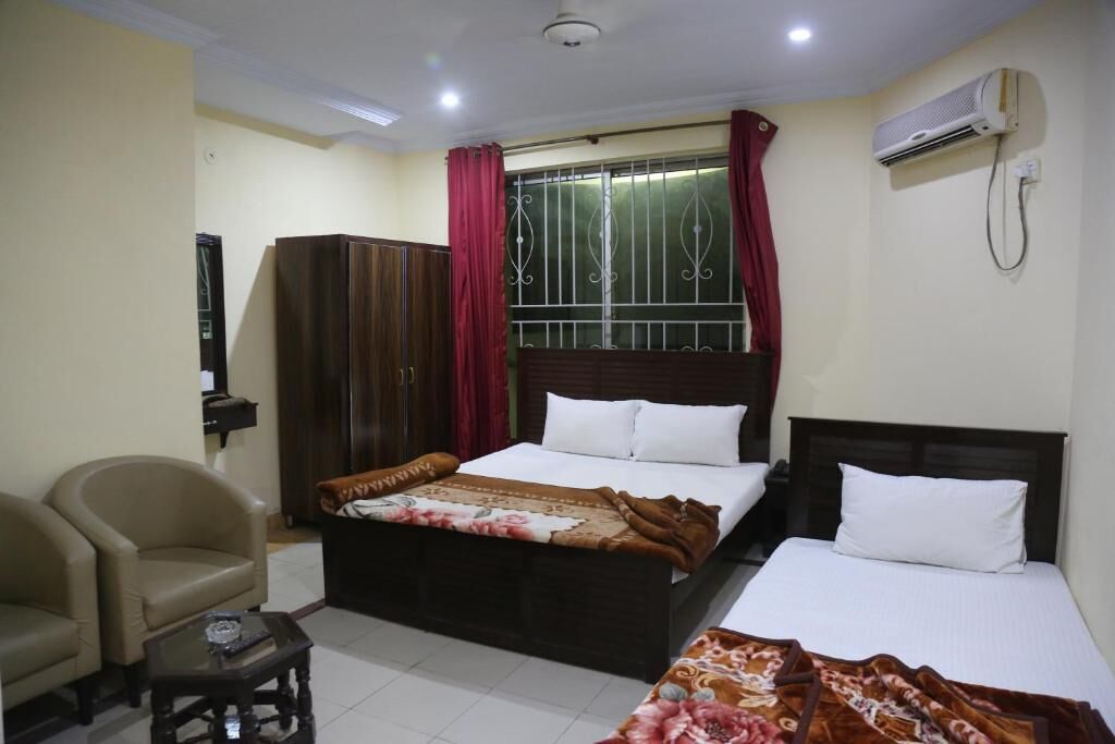 iron/ironing board, free wifi