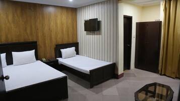 Iron/ironing board, free WiFi