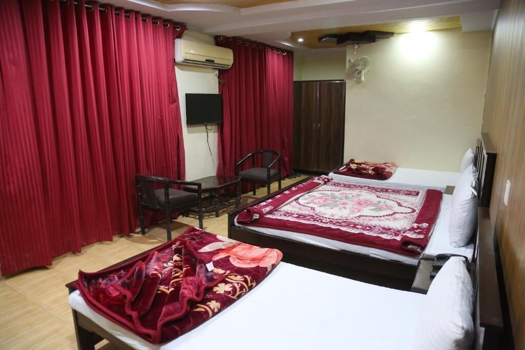 iron/ironing board, free wifi