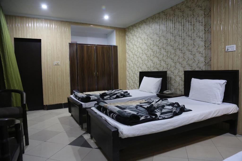 iron/ironing board, free wifi