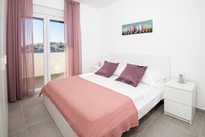 5 slaapkamers, een strijkplank/strijkijzer, wifi, beddengoed