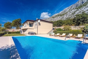 Pool - Villa Gata - Four Bedroom Villa, Sleeps 8 (Zakucac)