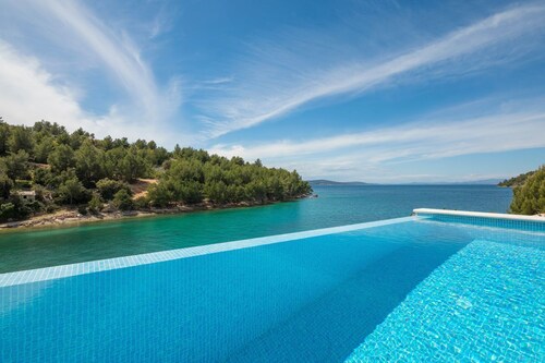 Villa Katarina - Five Bedroom Villa, Sleeps 10